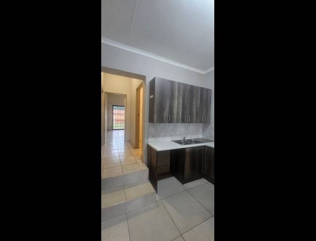 1 BEDROOM PROPERTY TO RENT IN RAND COLLERIES